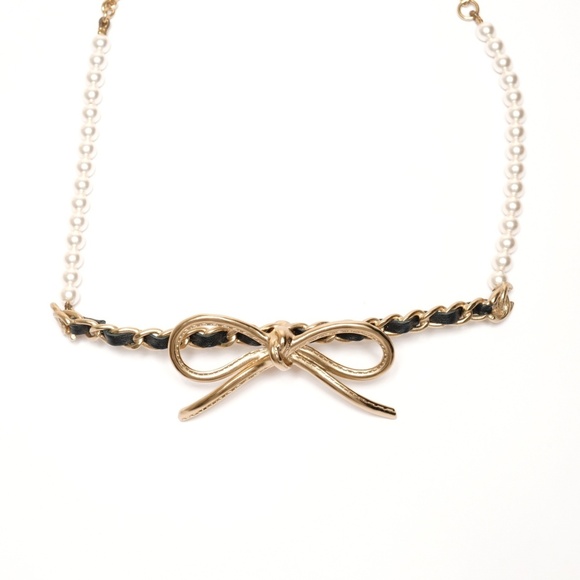 CHANEL A22S 2022 Coco Mark Ribbon Pearl Necklace Gold WS25364